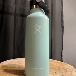 Hydro Flask Mint Green Wide Mouth Bottle with Flex Strap Lid
